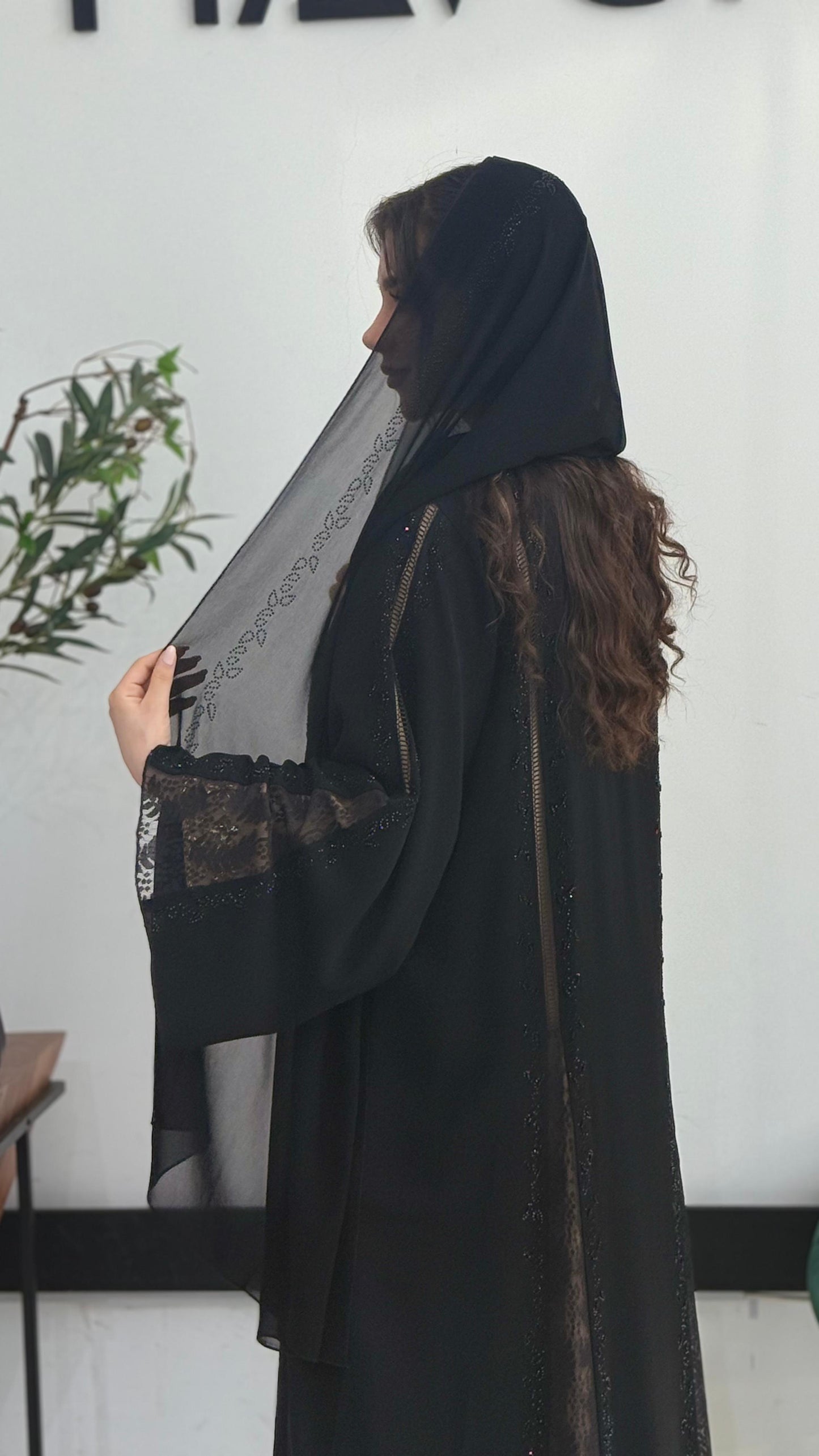 Lace Mukhawar Abaya